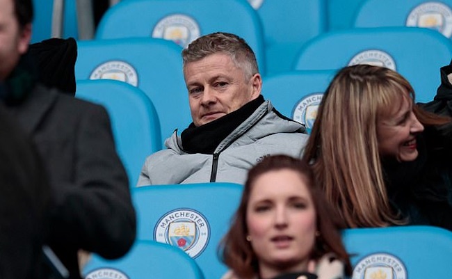 Solskjaer ngự gi&aacute; tới Etihad xem Man City đại thắng Burnley