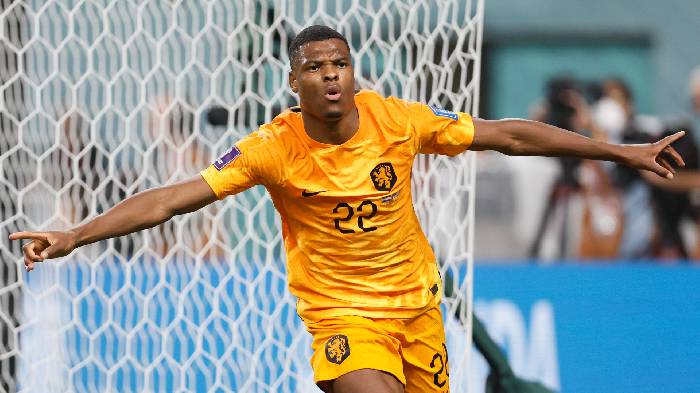 Man United quyết chiến Newcastle v&igrave; hậu vệ phải số 1 Serie A