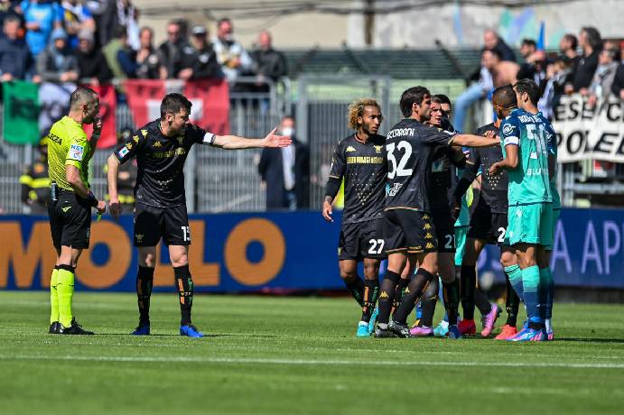 Si&ecirc;u m&aacute;y t&iacute;nh dự đo&aacute;n Venezia vs Hellas Verona, 0h30 ng&agrave;y 28/1