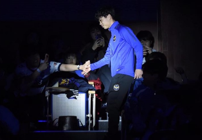 Tiết lộ mức lương thực sự của C&ocirc;ng Phượng ở Incheon United