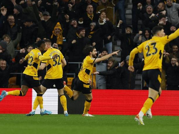 Ph&acirc;n t&iacute;ch k&egrave;o hiệp 1 West Ham vs Wolves, 21h00 ng&agrave;y 27/2