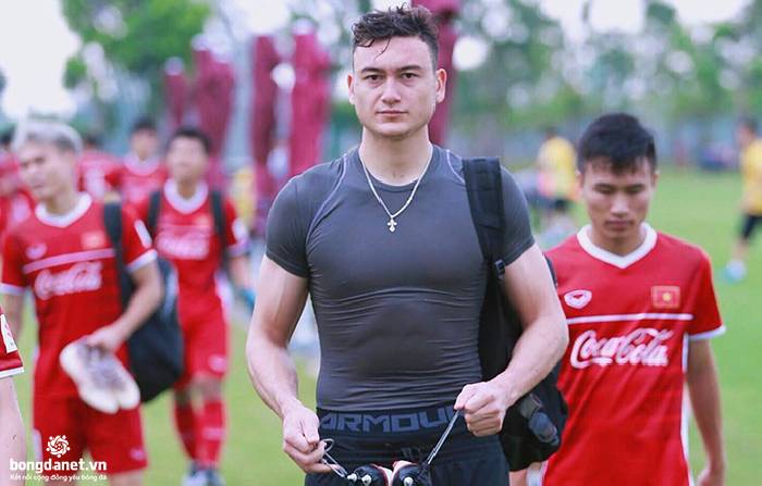 X&aacute;c định thời điểm Văn L&acirc;m sang Nhật hội qu&acirc;n c&ugrave;ng Cerezo Osaka