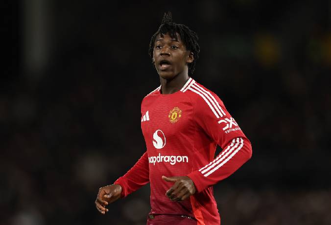 Nhiều CLB lớn ở ch&acirc;u &Acirc;u dậy s&oacute;ng v&igrave; Kobbie Mainoo