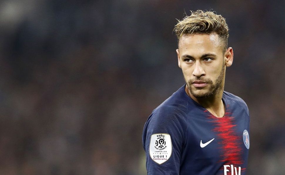 Neymar trả gi&aacute; v&igrave; kh&ocirc;ng kiềm chế lời n&oacute;i ở trận thua MU