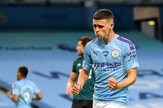 Phil Foden t&agrave;i năng mới của b&oacute;ng đ&aacute; đ&aacute;ng để quan t&acirc;m