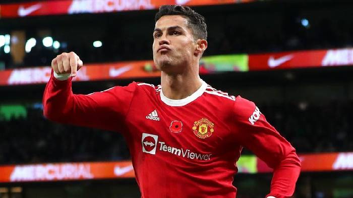 Ronaldo được khuy&ecirc;n rời Old Trafford, gia nhập k&igrave;nh địch của Man United