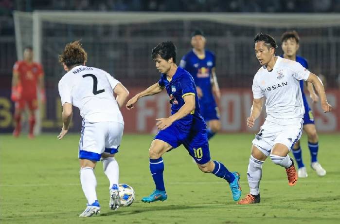 Soi k&egrave;o phạt g&oacute;c Yokohama F. Marinos vs HAGL, 18h ng&agrave;y 28/4