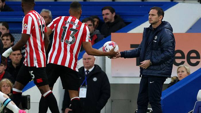 Frank Lampard bị đối thủ mỉa mai v&igrave; 'ph&aacute;t kiến' kh&ocirc;ng giống ai