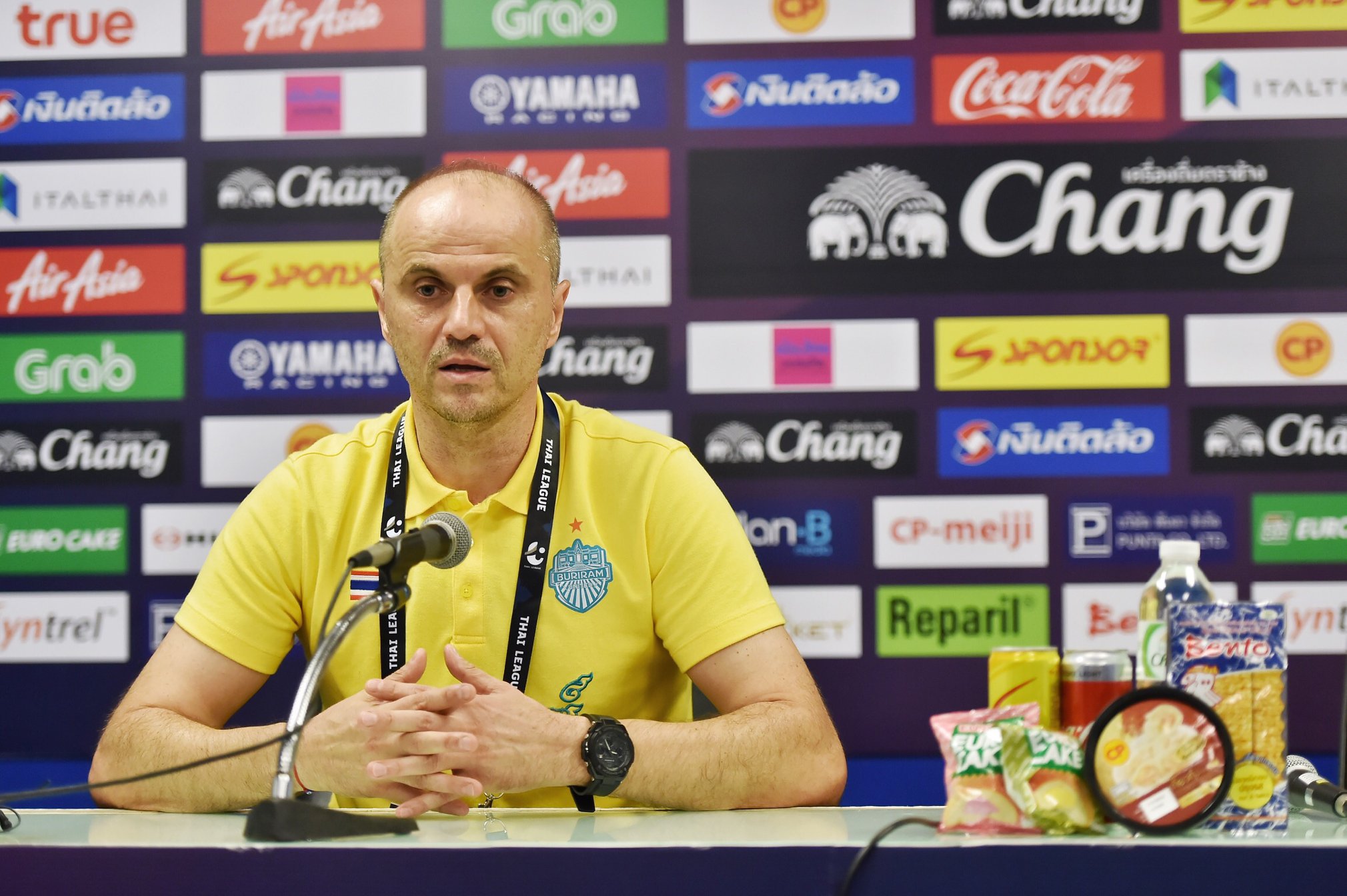 Thầy Xu&acirc;n Trường n&oacute;i g&igrave; về chiến thắng nghẹt thở trước Muangthong?