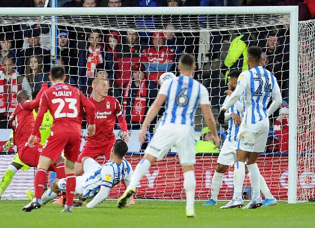 Soi k&egrave;o phạt g&oacute;c Huddersfield vs Nottingham Forest, 22h30 ng&agrave;y 29/5