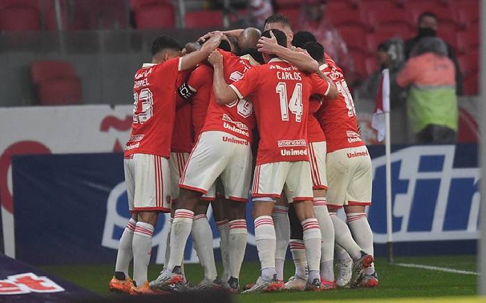 Soi k&egrave;o phạt g&oacute;c Colo Colo vs Internacional, 7h30 ng&agrave;y 29/6