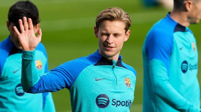 Barca b&aacute;o tin vui về Frenkie de Jong cho Man United
