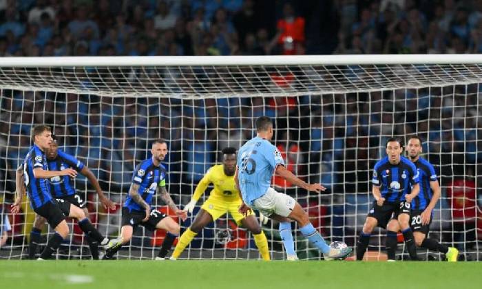 Man United hứa tăng lương gấp đ&ocirc;i, &aacute; qu&acirc;n C1 lập tức tỏ th&aacute;i độ