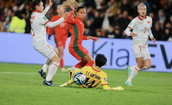 6 điều r&uacute;t ra sau trận thua BĐN: Lỗ hổng c&aacute;nh tr&aacute;i, xuất sắc Kim Thanh