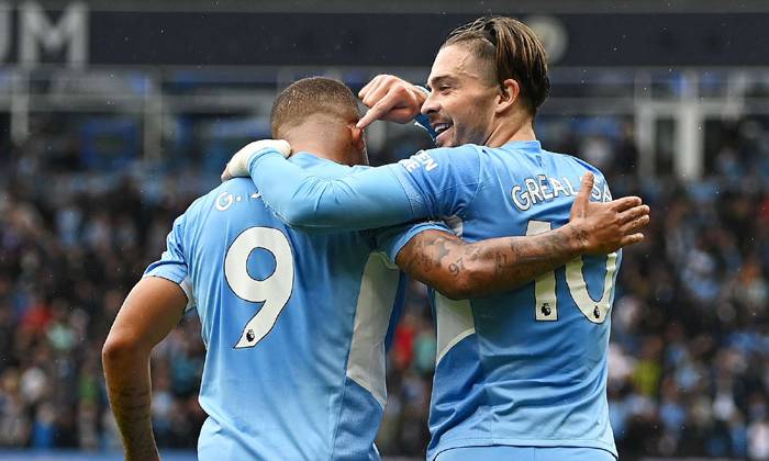 Dự đo&aacute;n Man City vs Arsenal (18h30 28/8) bởi chuy&ecirc;n gia Charlie Stewart