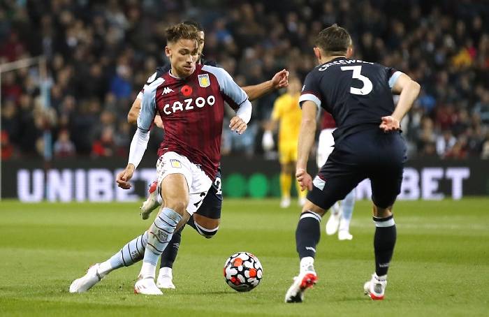 Soi k&egrave;o phạt g&oacute;c Aston Villa vs West Ham, 20h ng&agrave;y 28/8