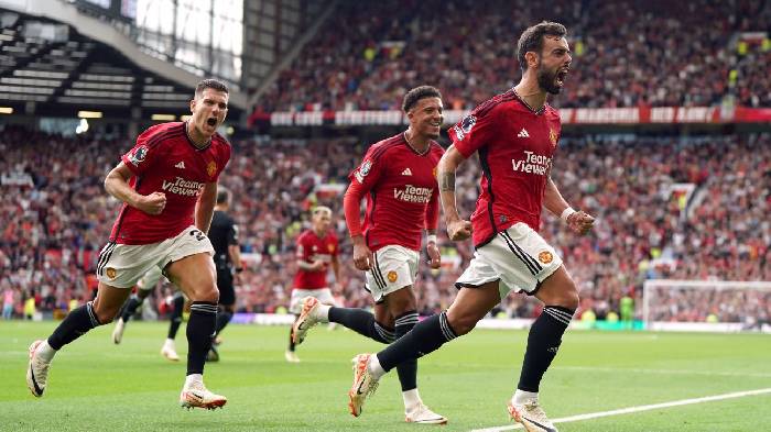 Ten Hag gật đầu, M.U gạ đổi 'm&aacute;y xoạc' lấy 'm&aacute;y khoan' c&aacute;nh phải