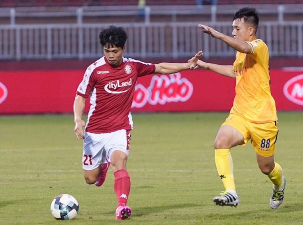 Top ghi b&agrave;n V-League 2020: C&ocirc;ng Phượng s&aacute;nh bước ngoại binh