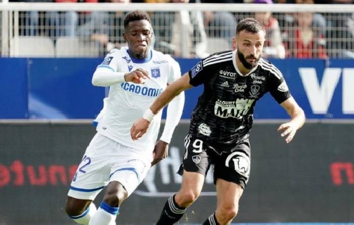 Soi k&egrave;o g&oacute;c Auxerre vs Brest, 0h00 ng&agrave;y 28/9