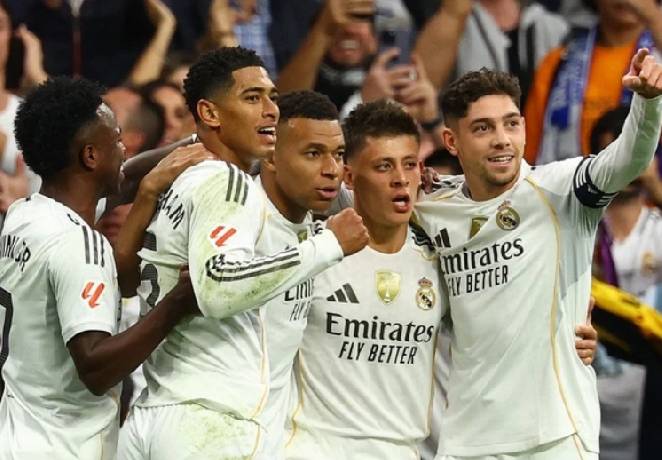 Đ&aacute;nh bại Barcelona, Real Madrid x&acirc;y chắc ng&ocirc;i đầu La Liga