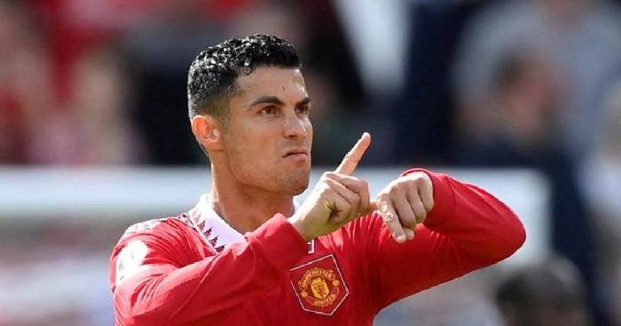 Man United chốt si&ecirc;u sao World Cup thay thế Ronaldo