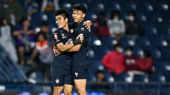 Soi k&egrave;o phạt g&oacute;c Prachuap vs Buriram United, 18h00 ng&agrave;y 28/12
