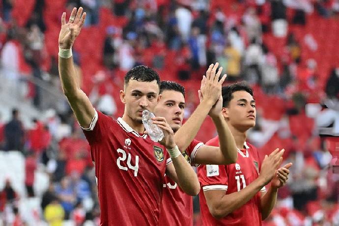 CĐV Indonesia đồng loạt 'cảm ơn' Kyrgyzstan sau khi vượt qua v&ograve;ng bảng Asian Cup 2023