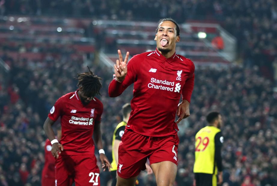 Liverpool ph&aacute; quỹ lương để giữ ch&acirc;n Van Dijk