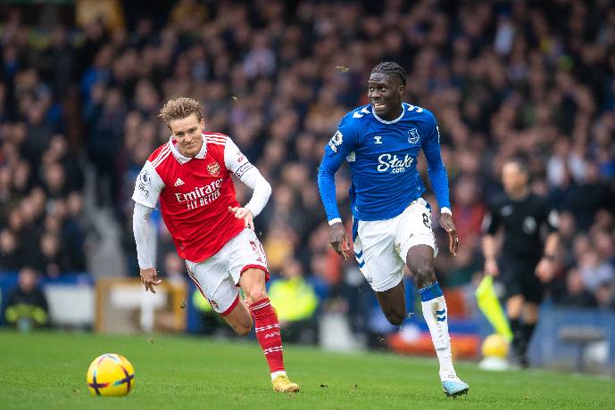 Soi k&egrave;o đặc biệt Arsenal vs Everton, 2h45 ng&agrave;y 2/3