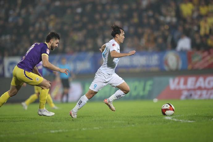 3 b&agrave;n ph&uacute;t b&ugrave; giờ, Nam Định thắng nhọc H&agrave; Nội FC