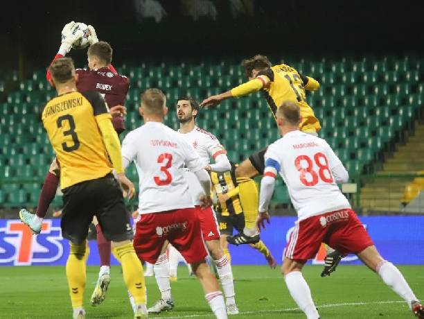 Nhận định, soi k&egrave;o Stal Mielec với LKS Lodz, 0h30 ng&agrave;y 29/2: D&igrave;m kh&aacute;ch xuống đ&aacute;y