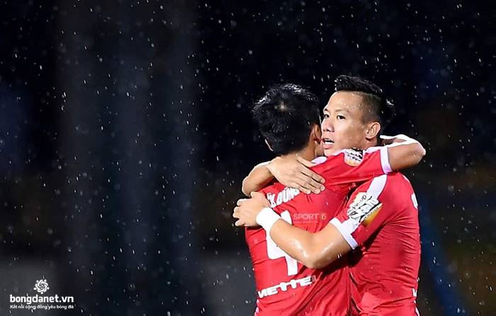 Video SLNA 0-1 Viettel: B&ugrave;i Tiến Dũng l&agrave;m lu mờ Phan Văn Đức