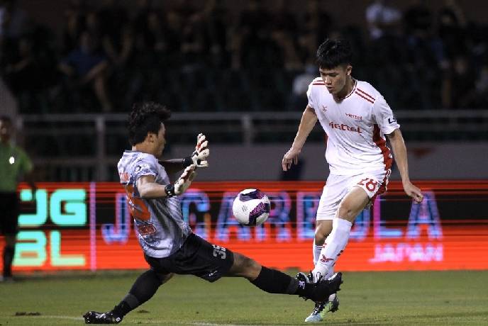 HLV Polking cảm th&ocirc;ng s&acirc;u sắc với sai lầm của thủ m&ocirc;n B&ugrave;i Tiến Dũng