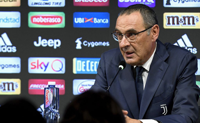 Sarri tiết lộ sự thật bất ngờ về th&oacute;i quen h&uacute;t thuốc