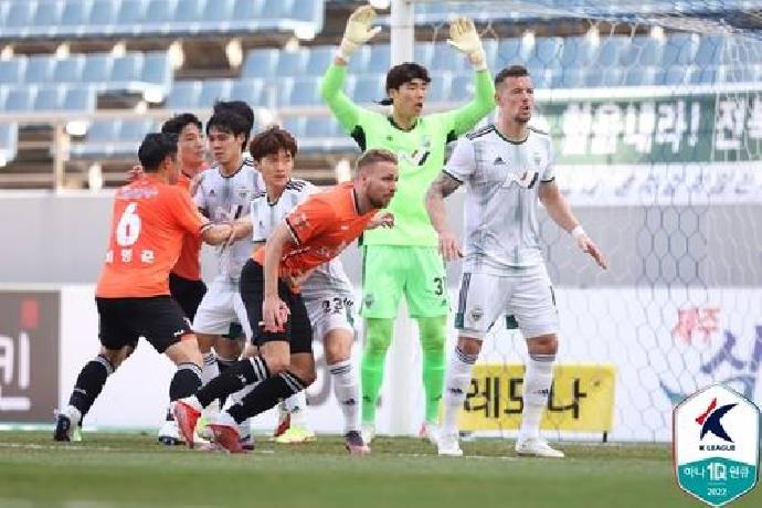 Ph&acirc;n t&iacute;ch k&egrave;o hiệp 1 Jeonbuk Huyndai vs Gwangju, 17h ng&agrave;y 28/6