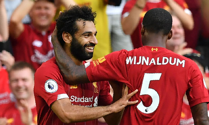 MU bị Liverpool bỏ xa về doanh số b&aacute;n &aacute;o đấu