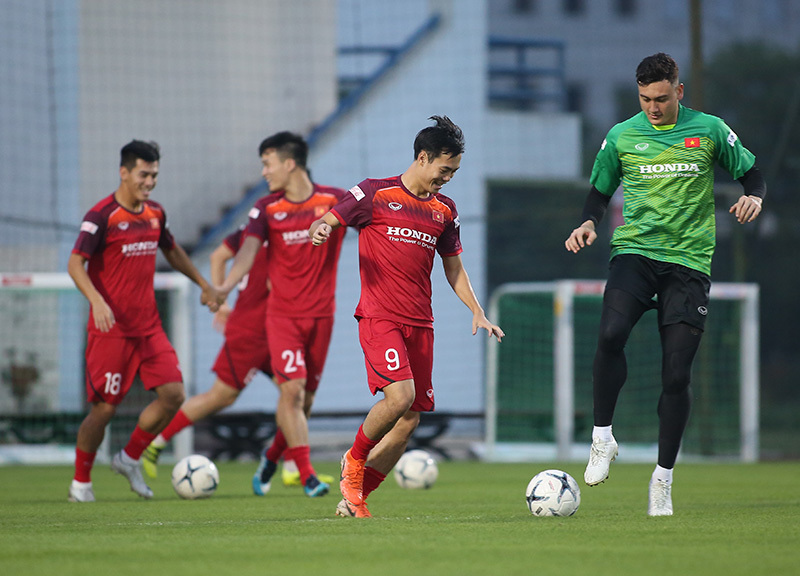 Tin b&oacute;ng đ&aacute; đội tuyển Việt Nam ng&agrave;y 28/8: Văn To&agrave;n l&ecirc;n chức