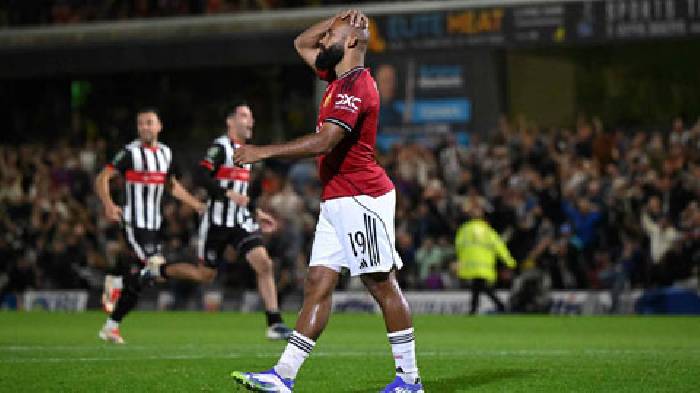 MU lập kỷ lục đ&aacute;ng buồn sau thất bại trước Grimsby