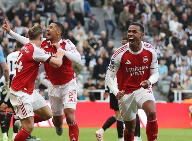 Si&ecirc;u m&aacute;y t&iacute;nh dự đo&aacute;n Arsenal v&ocirc; địch Ngoại hạng Anh