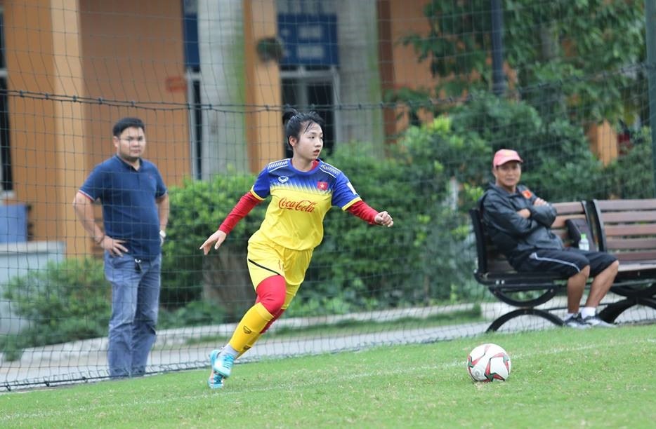 ĐT nữ Việt Nam chốt danh s&aacute;ch: Hoa kh&ocirc;i Trần Thị Duy&ecirc;n bị loại