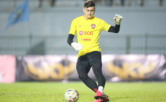 V&igrave; sao Đặng Văn L&acirc;m kh&ocirc;ng được bắt ch&iacute;nh cho Muangthong United?
