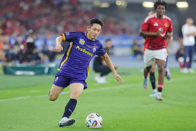 FIFA v&agrave; truyền th&ocirc;ng quốc tế khen ngợi Hai Long