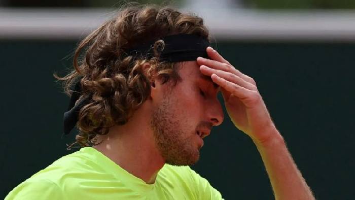 Tsitsipas thua sốc tay vợt hạng 167 thế giới ở v&ograve;ng 2 Roland Garros