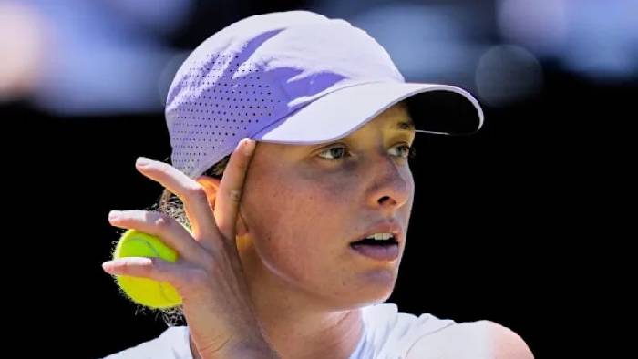 Swiatek thua ch&oacute;ng v&aacute;nh Pegula, chưa thể &lsquo;x&oacute;a dớp&rsquo; trắng tay tr&ecirc;n s&acirc;n cỏ