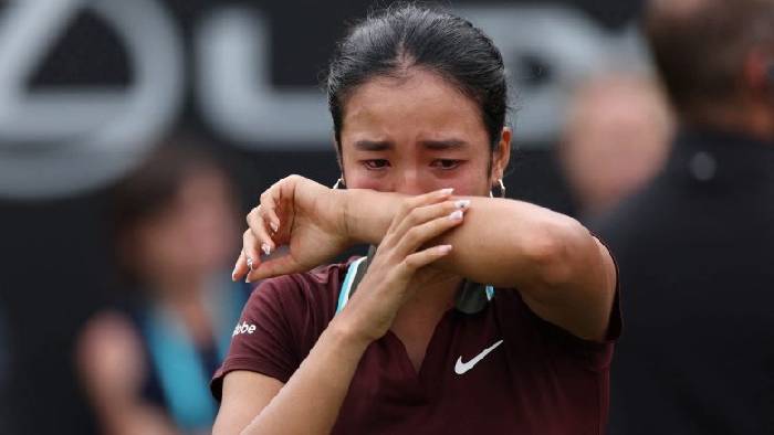 Tay vợt Philippines bật kh&oacute;c v&igrave; thua chung kết Eastbourne Open 2025