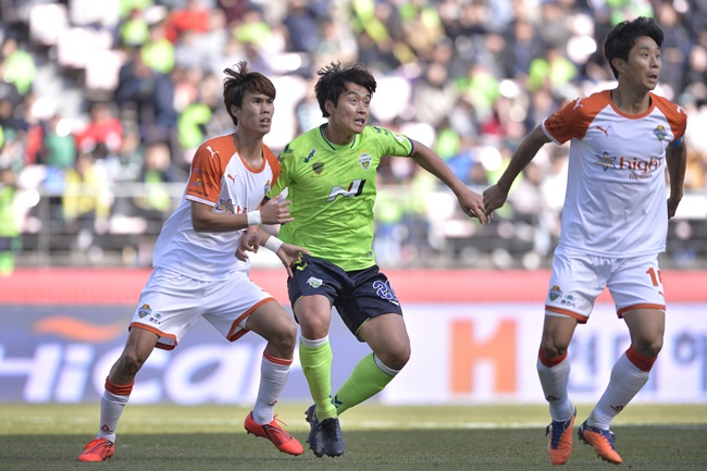 Nhận định Jeonbuk Hyundai vs Gangwon, 17h00 ng&agrave;y 30/8