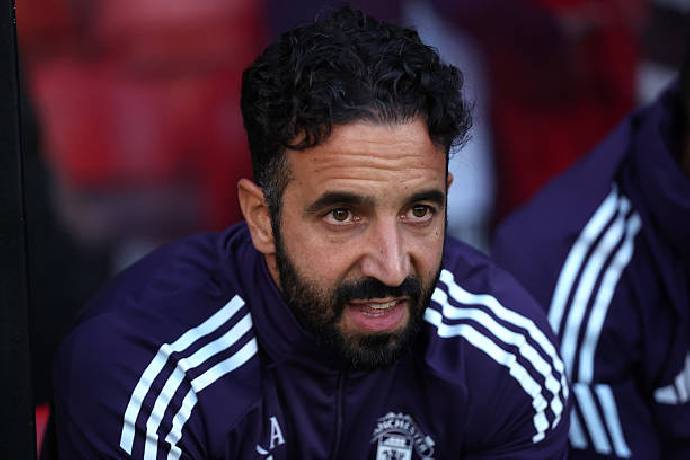 MU c&acirc;n nhắc tương lai của HLV Ruben Amorim