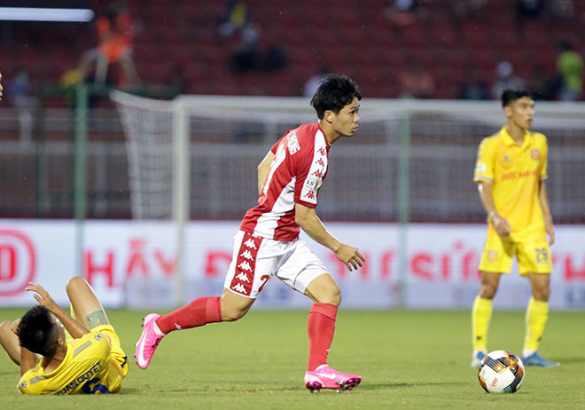 C&ocirc;ng Phượng c&oacute; thể l&aacute;ch luật để ra s&acirc;n ở trận HAGL vs TP.HCM?