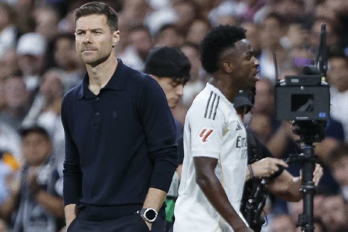 HLV Xabi Alonso bất đồng với c&aacute;c trụ cột Real Madrid