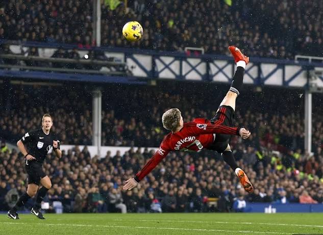 Đội h&igrave;nh ra s&acirc;n ch&iacute;nh thức Galatasaray vs MU, 0h45 ng&agrave;y 30/11